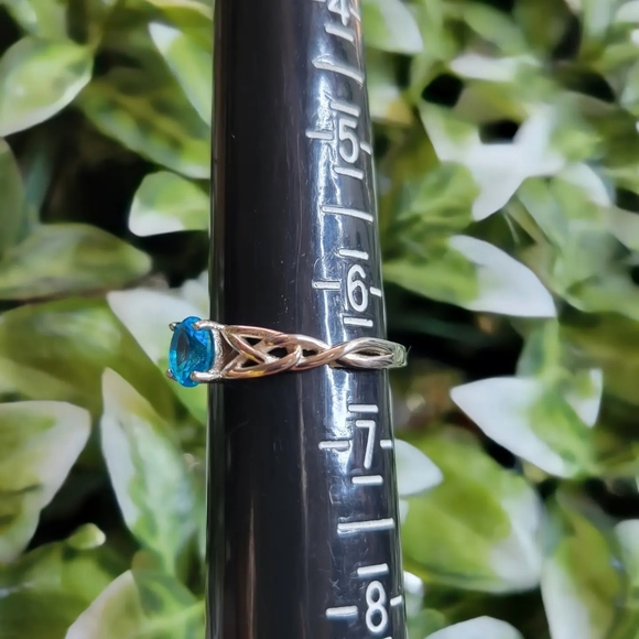 925 Sterling Silver Ring - Picture 3 of 4